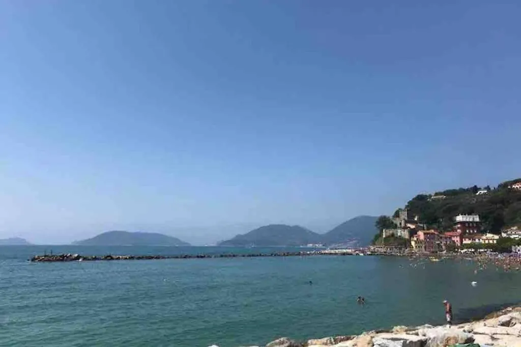 Cà Nicola on the beach San Terenzo Golfo dei Poeti Appartamento