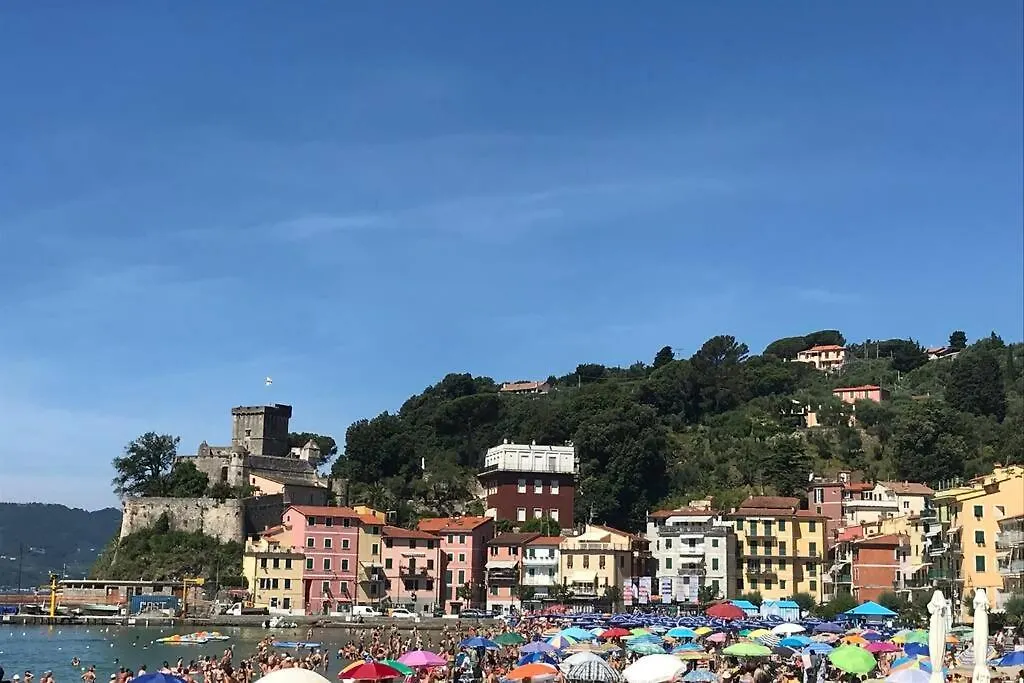 Cà Nicola on the beach San Terenzo Golfo dei Poeti Appartamento